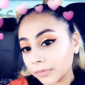 Meet your Posher, Flavia